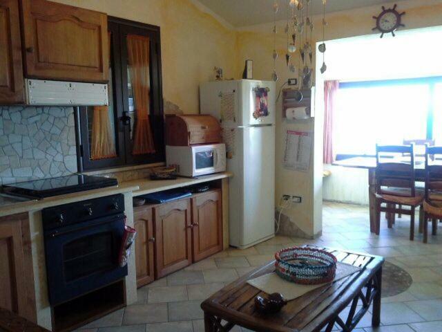 Brezza Di Mare Apartment Putzu Idu Exterior photo